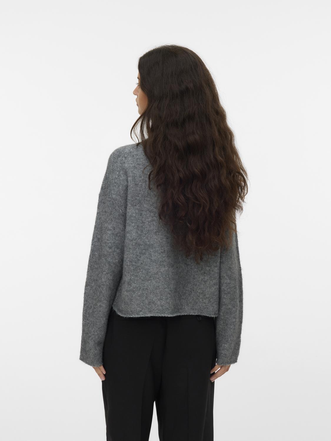 model_shot-back